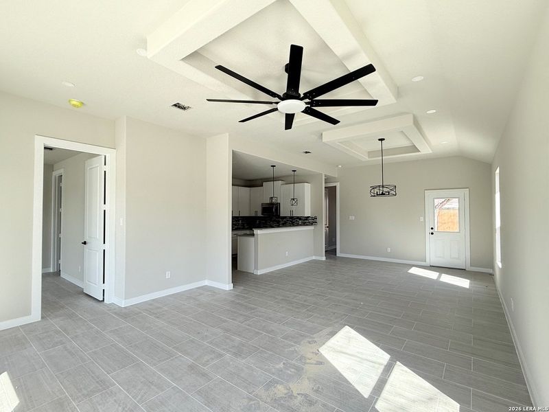 Spacious, unfurnished interior of a new home in , San Antonio (Image 10).