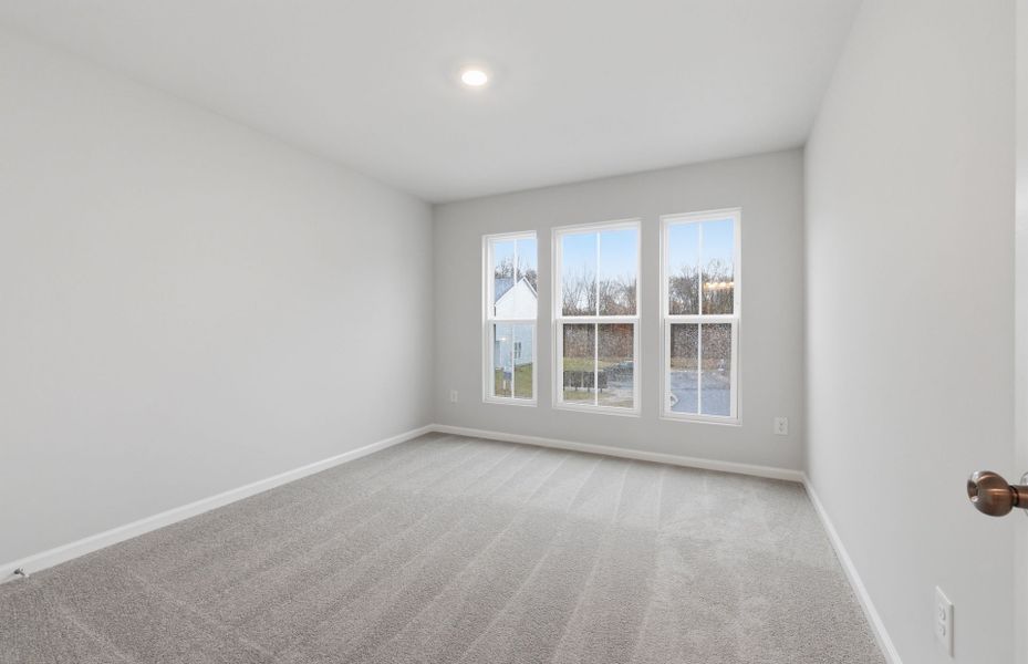 Spacious, unfurnished interior of a new home in Flemingfield, Greensboro (Image 21).
