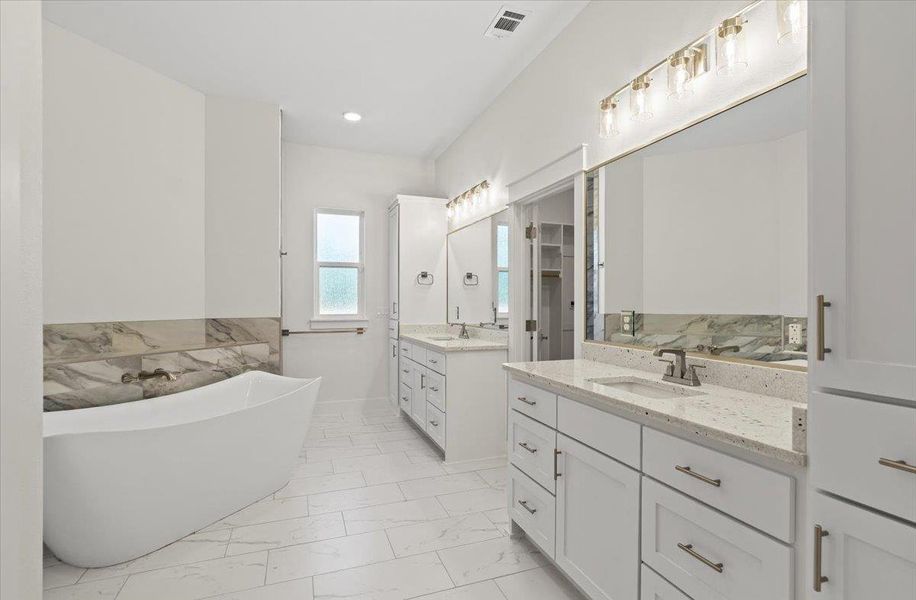 Furnished interior view inside a new home in , Salado (Image 18).