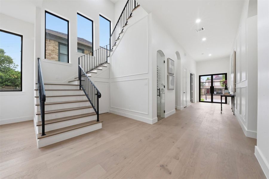 Spacious, unfurnished interior of a new home in , Houston (Image 20).