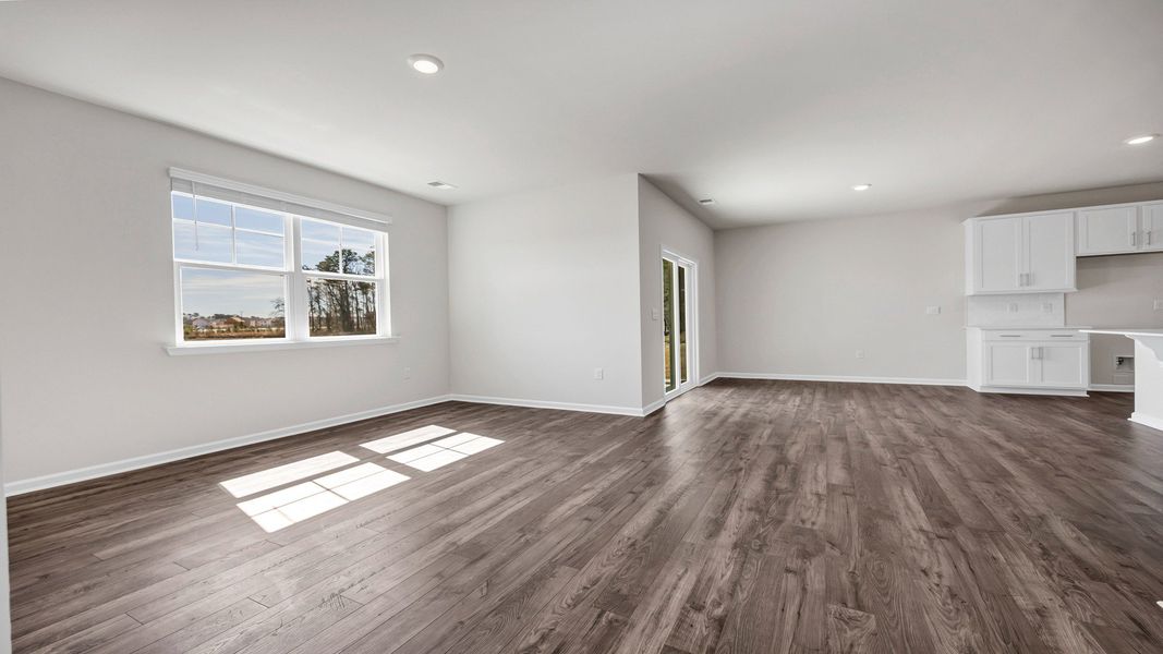Spacious, unfurnished interior of a new home in Gates Village, Lugoff (Image 16).