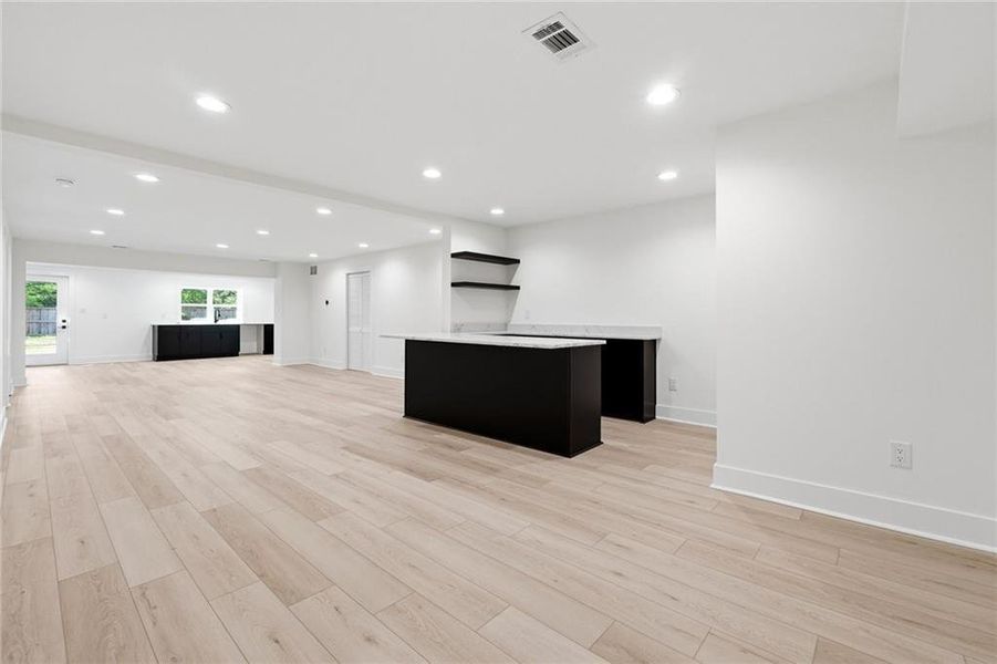 Spacious, unfurnished interior of a new home in , Atlanta (Image 22).