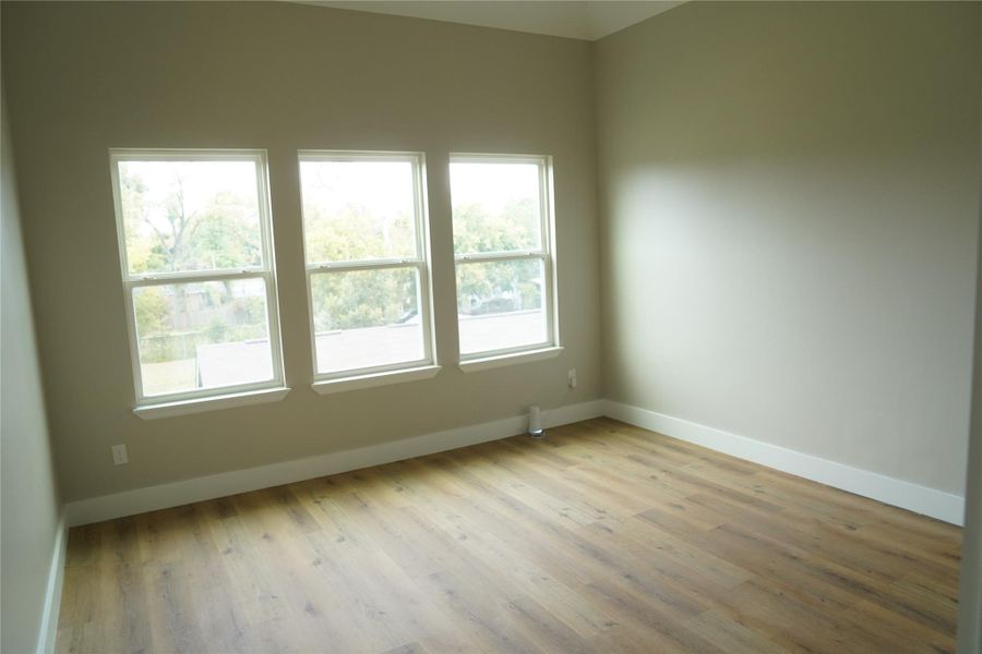 Spacious, unfurnished interior of a new home in , Houston (Image 17).