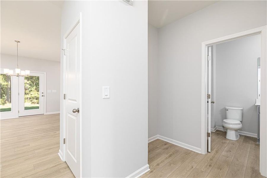 Spacious, unfurnished interior of a new home in Kingsley, Acworth (Image 36).