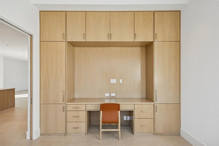 Furnished interior view inside a new home in , Dallas (Image 13).