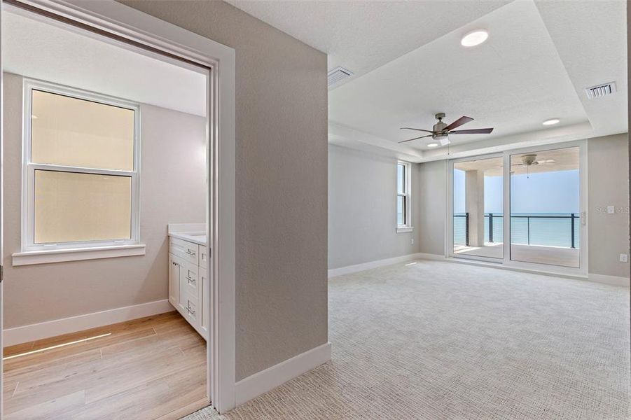 Spacious, unfurnished interior of a new home in , Madeira Beach (Image 15).
