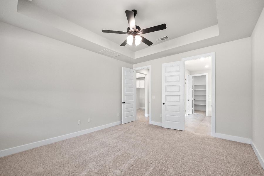 Spacious, unfurnished interior of a new home in Parmer Ranch, Georgetown (Image 16).