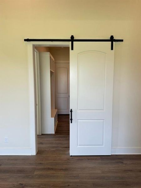 Spacious, unfurnished interior of a new home in , Leonard (Image 17).