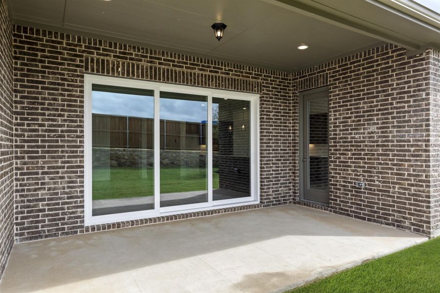 Representative exterior details of a home built from the Elizabeth - 60 ft Home Site by Rockwell Homes in Nelson Lake Estates, Rockwall (Image 3). Representative exterior details of a home built from the Elizabeth - 60 ft Home Site by Rockwell Homes in Nelson Lake Estates, Rockwall (Image 3).