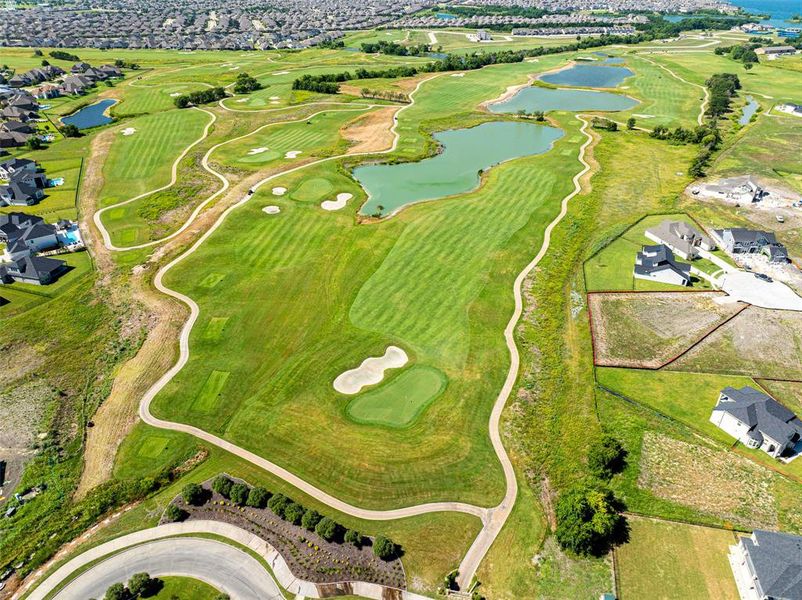 Image 30 of a home in Heath Golf and Yacht: Elegante' Series.