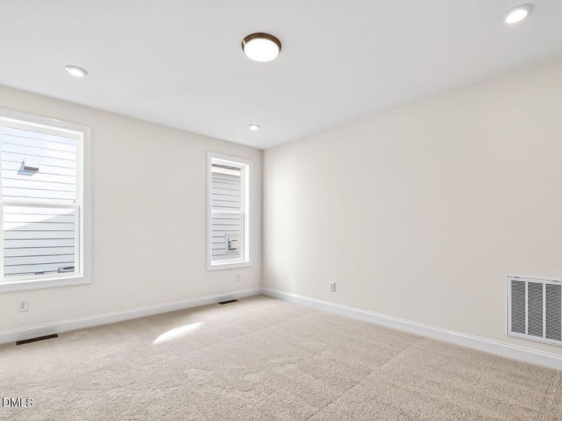 019-1280x960-primary-br