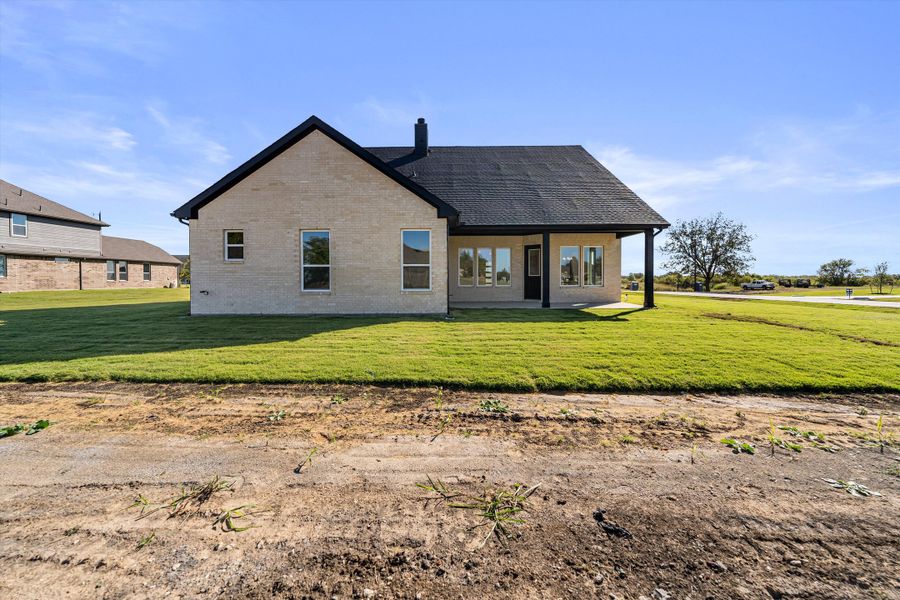 Exterior details and patio area of a home in Fannin Ranch, Leonard (Image 23).