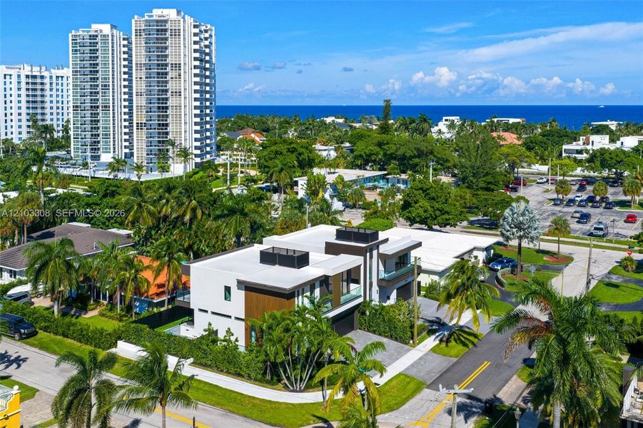 Condo located in Fort Lauderdale, FL showcasing its design and architecture (Image 5). Condo located in Fort Lauderdale, FL showcasing its design and architecture (Image 5).