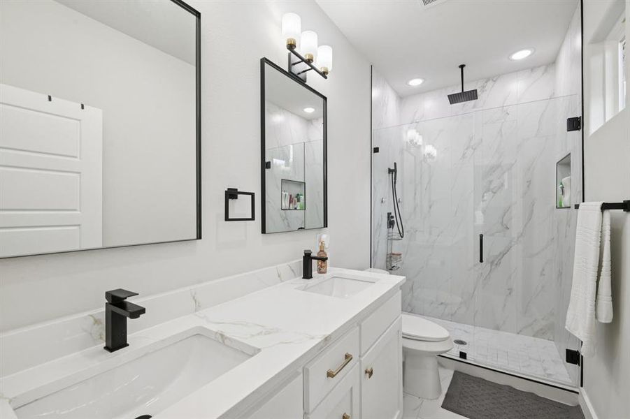 Furnished interior view inside a new home in , Granbury (Image 31).