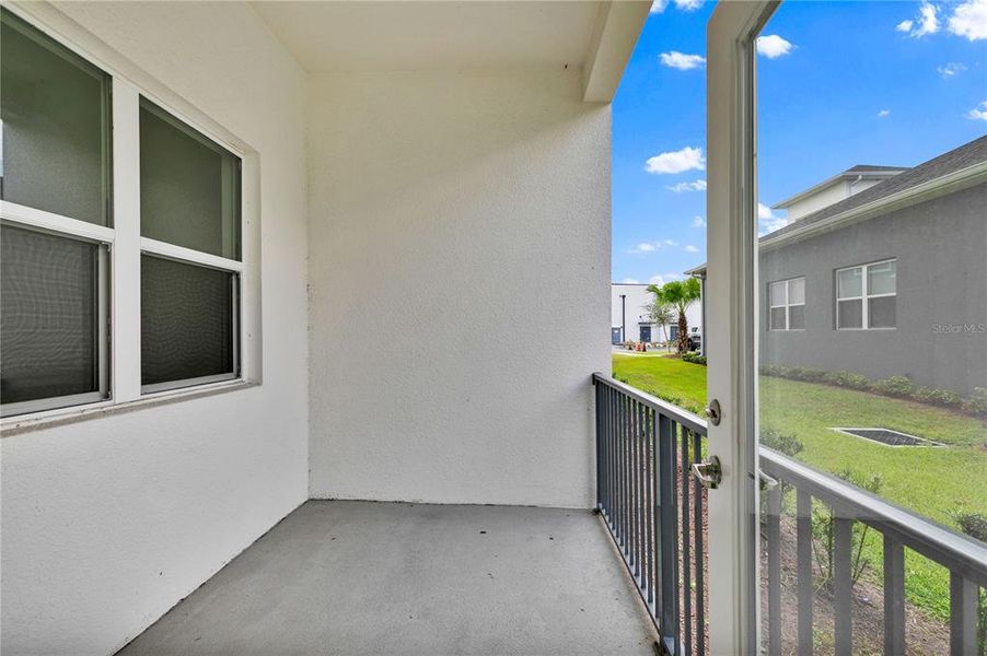 Exterior details and patio area of a home in , Orlando (Image 16).