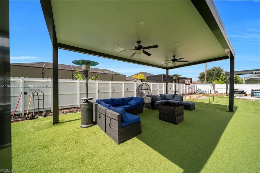 Image 37 of a home in . Image 37 of a home in .