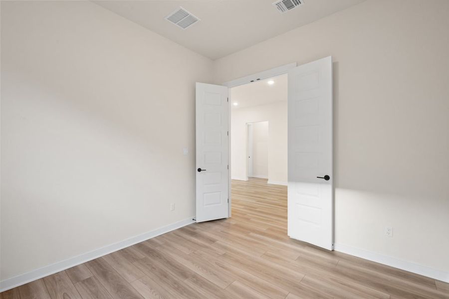 Spacious, unfurnished interior of a new home in Park Collection at Lariat, Liberty Hill (Image 20).