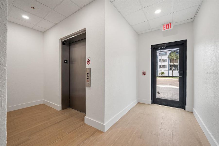 Spacious, unfurnished interior of a new home in , Madeira Beach (Image 24).