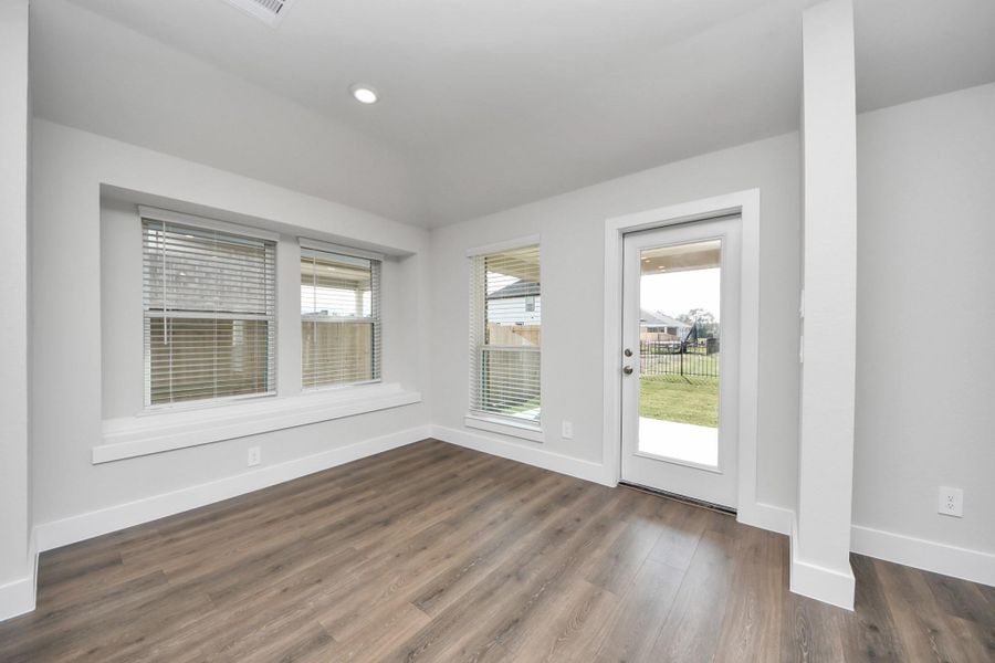 Spacious, unfurnished interior of a new home in Laurel Landing: Landmark Collection, Alvin (Image 24). Spacious, unfurnished interior of a new home in Laurel Landing: Landmark Collection, Alvin (Image 24).