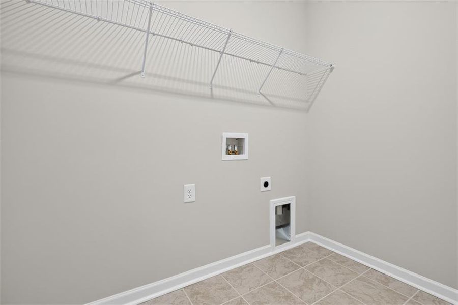 Spacious, unfurnished interior of a new home in , Athens (Image 33).