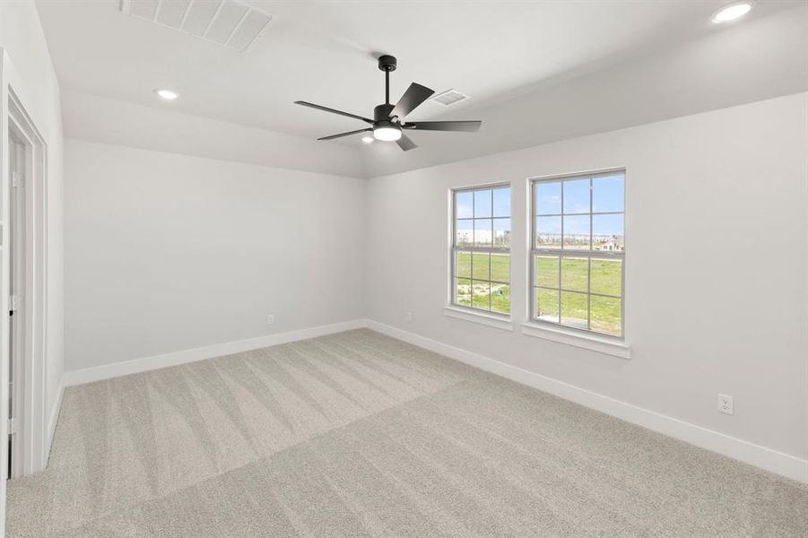 Spacious, unfurnished interior of a new home in Las Lomas, Forney (Image 25). Spacious, unfurnished interior of a new home in Las Lomas, Forney (Image 25).