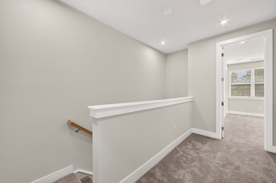 Spacious, unfurnished interior of a new home in Context at Oakhurst, Charlotte (Image 25). Spacious, unfurnished interior of a new home in Context at Oakhurst, Charlotte (Image 25).