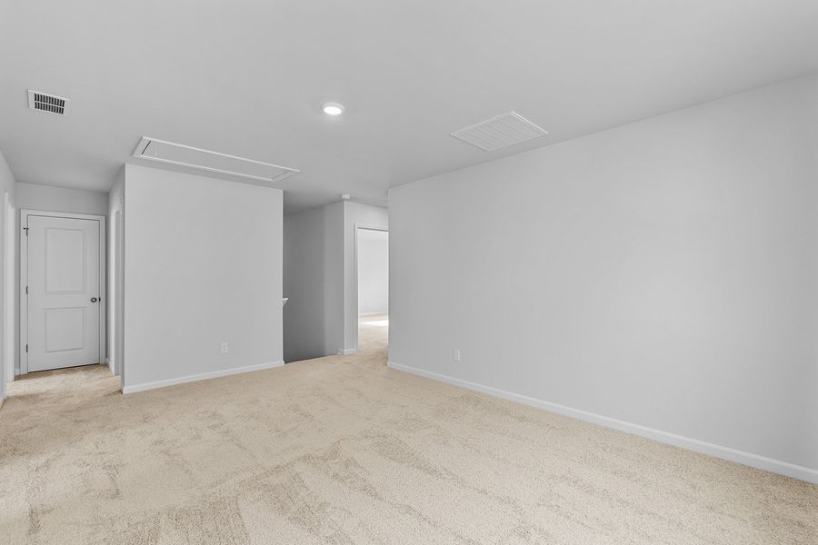 Spacious, unfurnished interior of a new home in Bell West, Kernersville (Image 33).