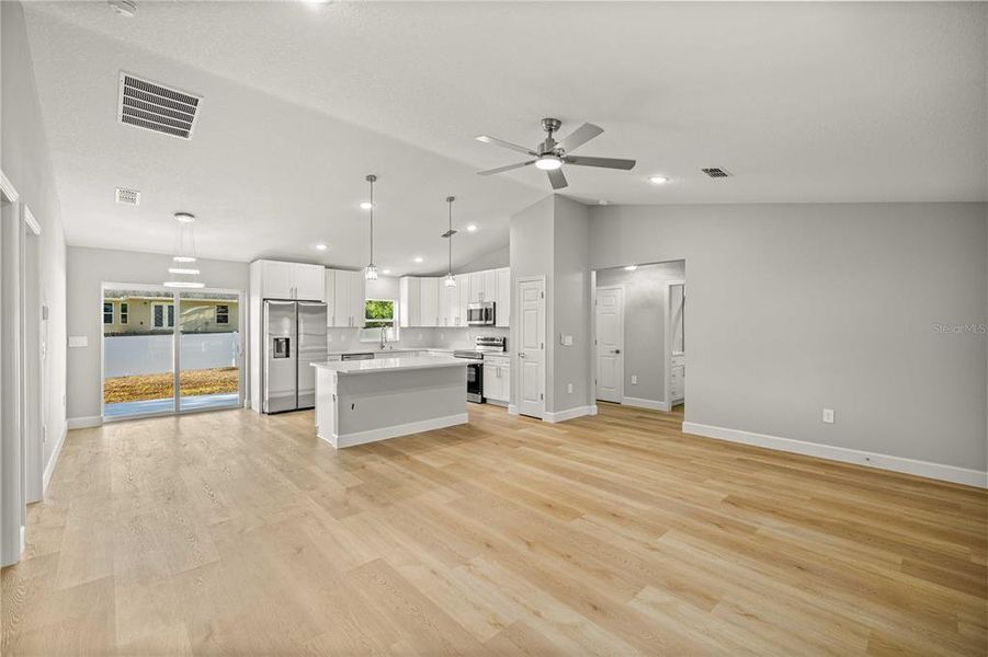 Spacious, unfurnished interior of a new home in , Summerfield (Image 19).