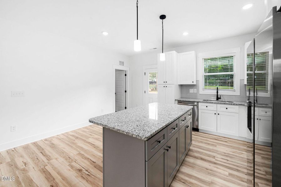 16-web-or-mls-305-w-barden-st 16-web-or-mls-305-w-barden-st