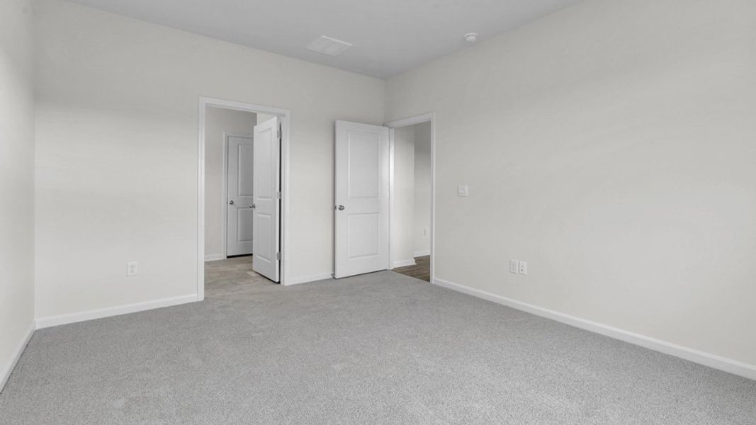 Spacious, unfurnished interior of a new home in Forest Creek, Winston-Salem (Image 22).