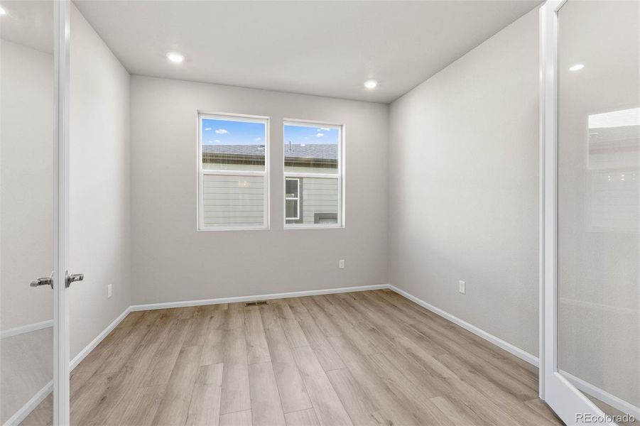 Spacious, unfurnished interior of a new home in Talon Pointe, Thornton (Image 27).