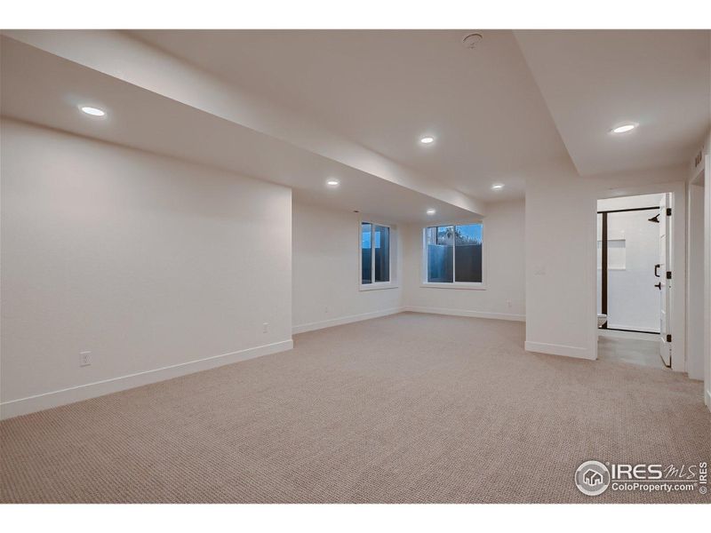 Spacious, unfurnished interior of a new home in , Louisville (Image 6).