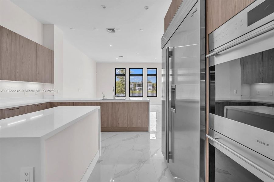 Furnished interior view inside a new home in , Hollywood (Image 9).