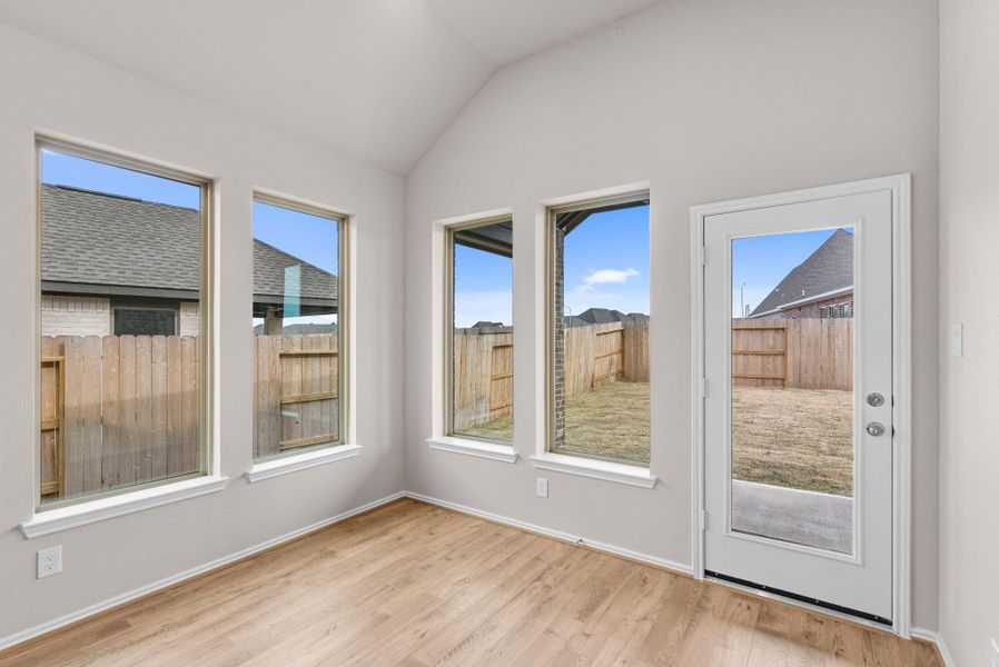 Spacious, unfurnished interior of a new home in Escondido, Magnolia (Image 19).