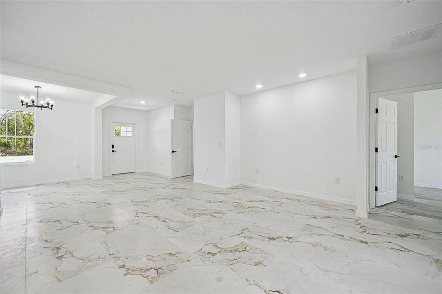 Spacious, unfurnished interior of a new home in , Citrus Springs (Image 18).