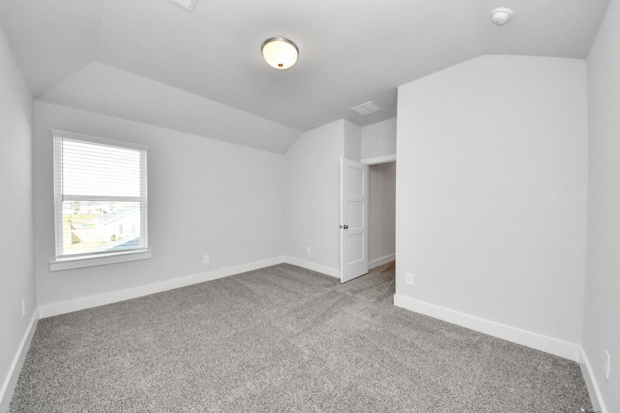 Spacious, unfurnished interior of a new home in Laurel Landing: Landmark Collection, Alvin (Image 18).