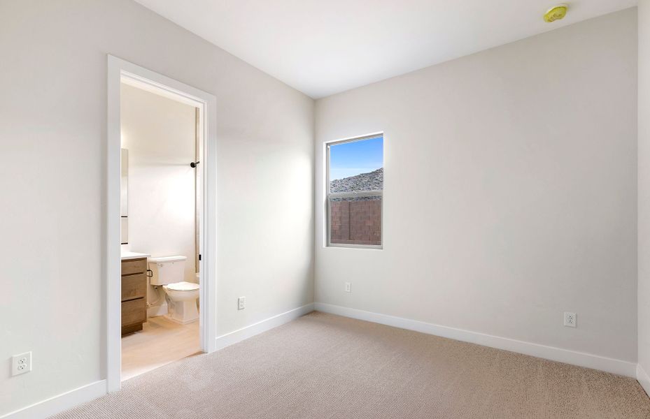 Spacious, unfurnished interior of a new home in Saguaro Reserve - Majesty, Marana (Image 34).