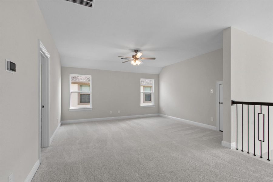 Spacious, unfurnished interior of a new home in Brookewater, Rosenberg (Image 27).
