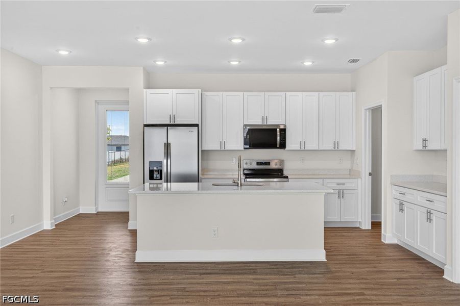 Furnished interior view inside a new home in Cape Coral, Cape Coral (Image 9).