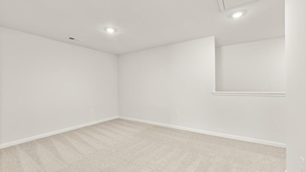 Spacious, unfurnished interior of a new home in Village at Pine Valley, Gainesville (Image 19).