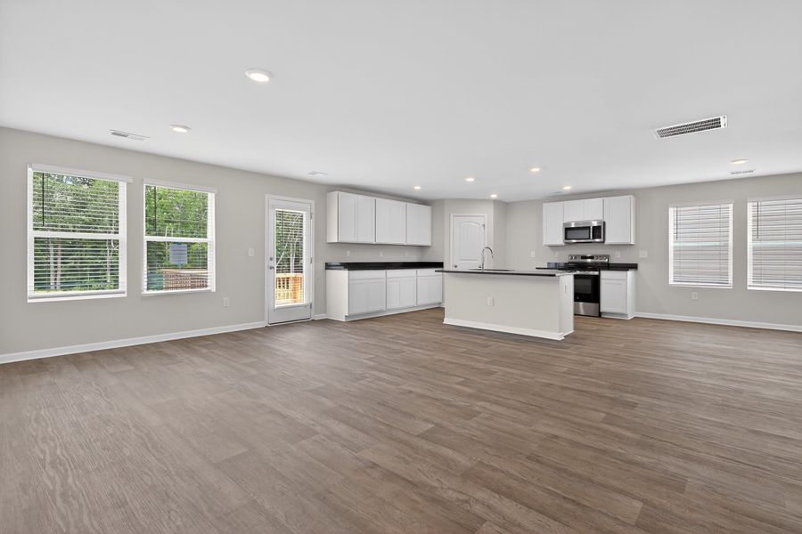5br New Home in Fountain Inn, SC.  - Slide 8