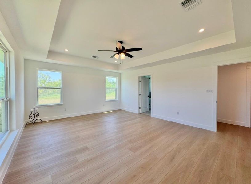 Spacious, unfurnished interior of a new home in , Lexington (Image 33).