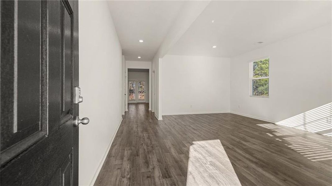 Spacious, unfurnished interior of a new home in Bridle Creek, Locust Grove (Image 32).