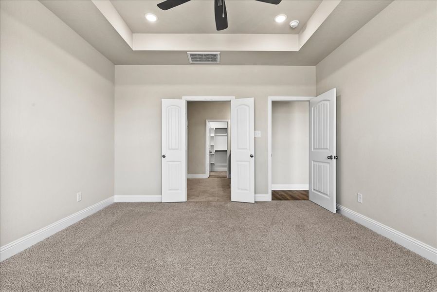 Spacious, unfurnished interior of a new home in Honeysuckle Ranch, Springtown (Image 27).