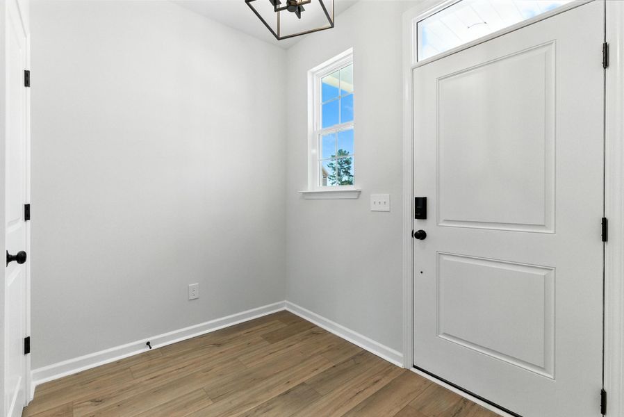 Spacious, unfurnished interior of a new home in , Summerville (Image 12).