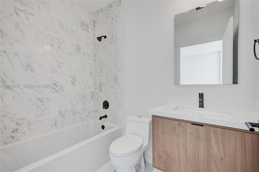 LARGE BEDROOM #2 WITH PRIVATE BATH. LARGE BEDROOM #2 WITH PRIVATE BATH.
