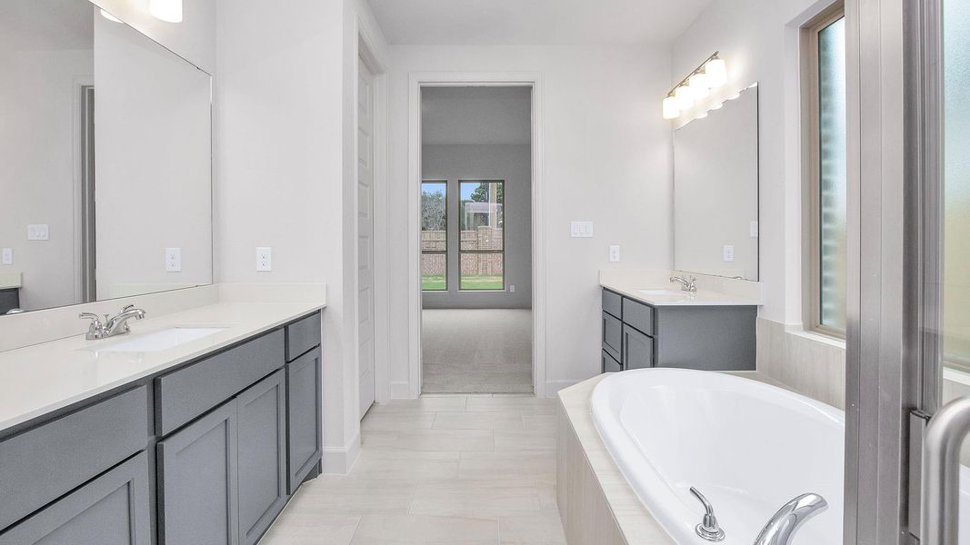 Furnished interior view inside a new home in Everly 45', Tomball (Image 8).