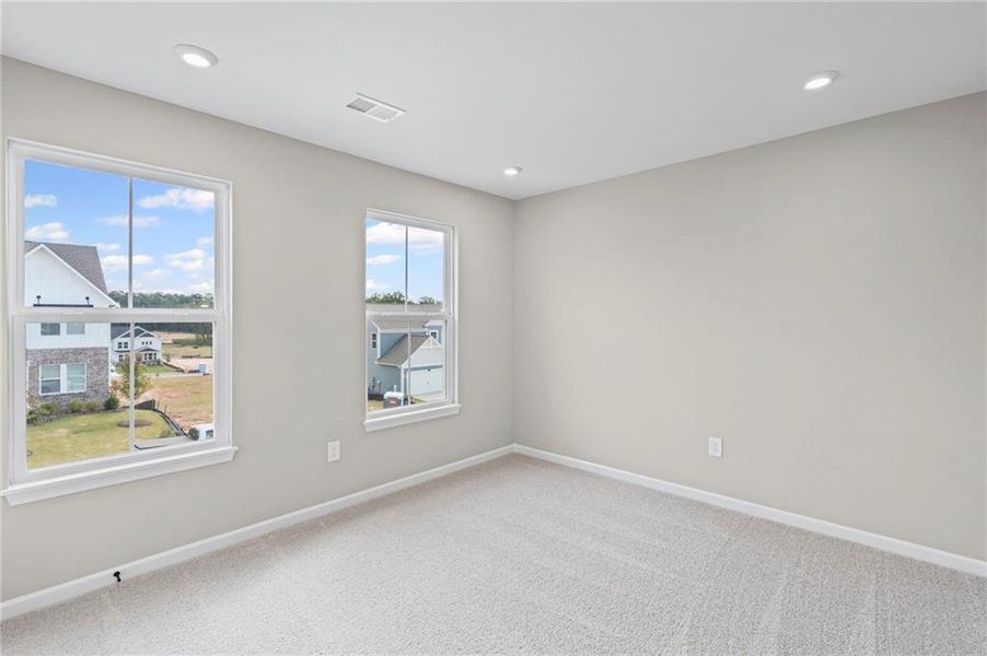Spacious, unfurnished interior of a new home in Twin Lakes, Braselton (Image 27).