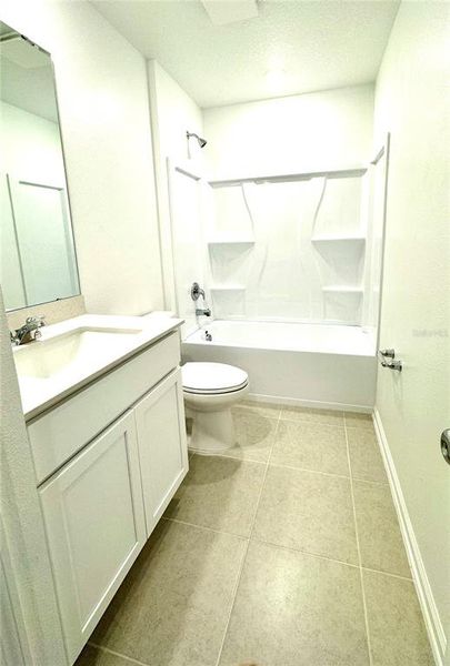 Furnished interior view inside a new home in Hunt Club Groves, Lake Wales (Image 10).