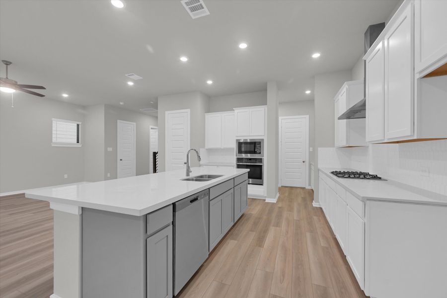 Furnished interior view inside a new home in Summer Place  35', Montgomery (Image 11).